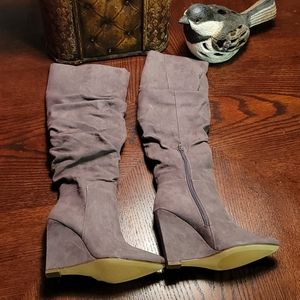 GRECIA WEDGE HEELED BOOT